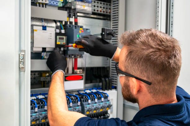 Best Commercial Electrician Services  in Rainbow Lakes Estates, FL